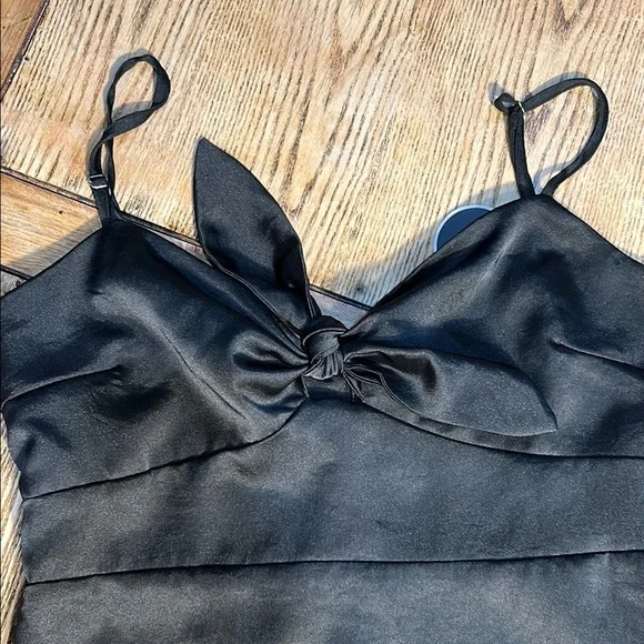 Elegant Black Satin Dress in box 29 - Picture 3 of 7